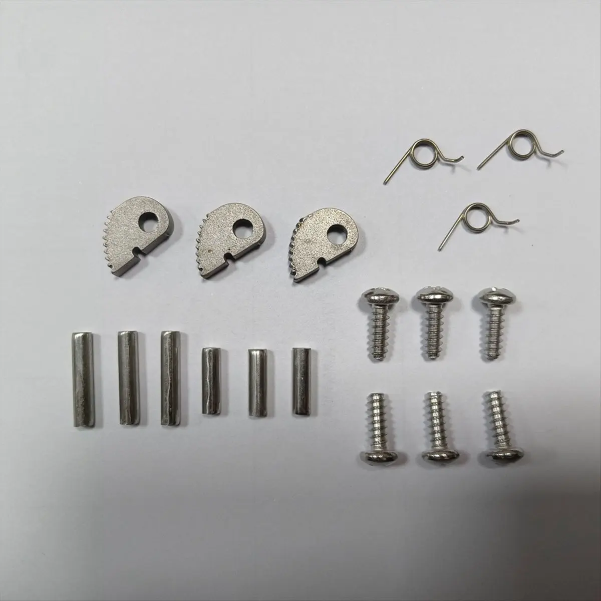 

P022001091 для РЕМОНТНЫЙ КОМПЛЕКТ ТРИМММЕРНОЙ ГОЛОВКИ LOADER GT-2000 GT-200i SRM-210 SRM-211 GT-225 GT-251 SRM-210i GT-201 [Y31A Hut]