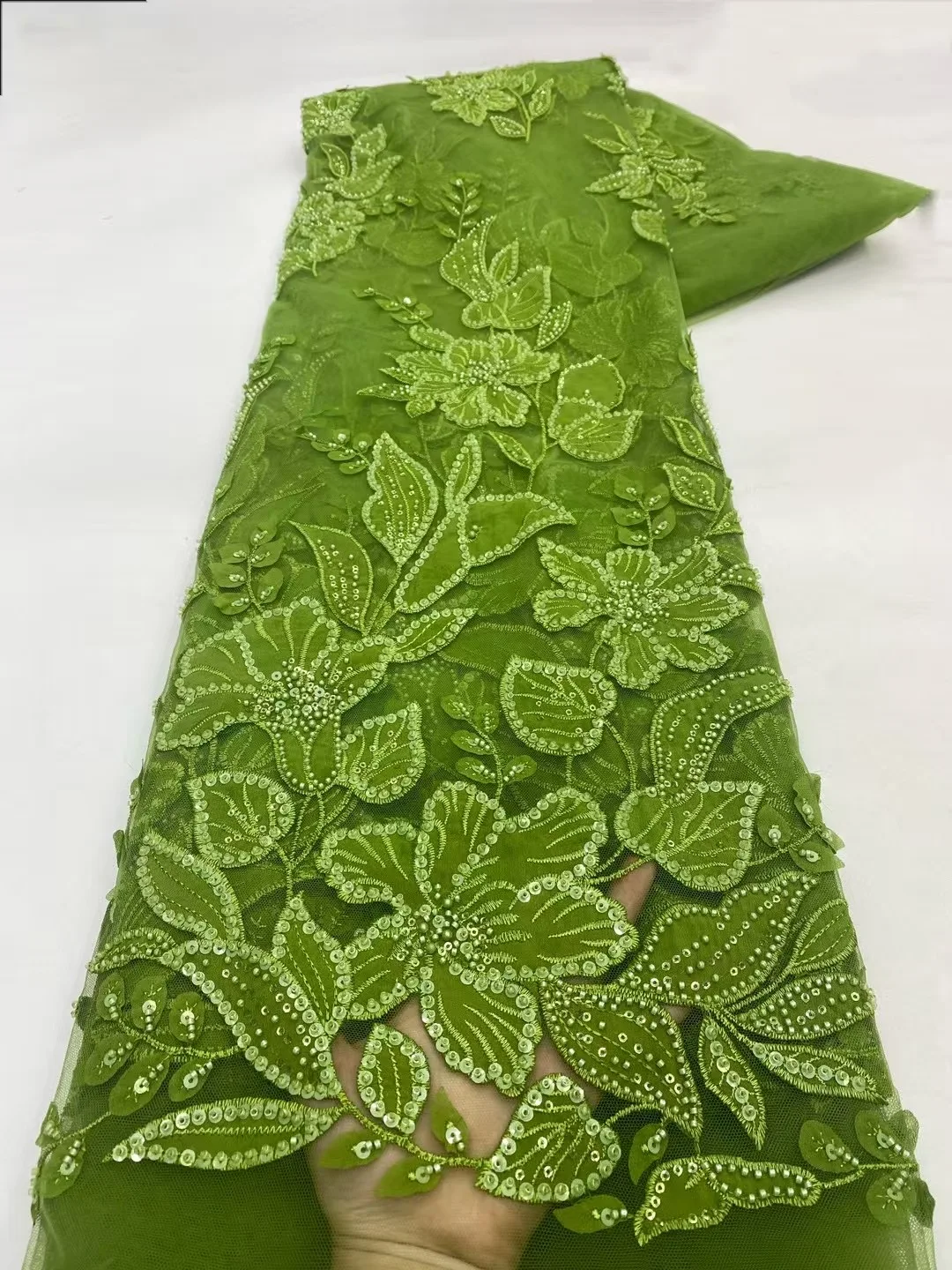 Tessuto di pizzo africano a rete con paillettes 2025 Tessuto di pizzo di tulle con perline francesi di alta qualità per abiti da donna Materiale da cucire