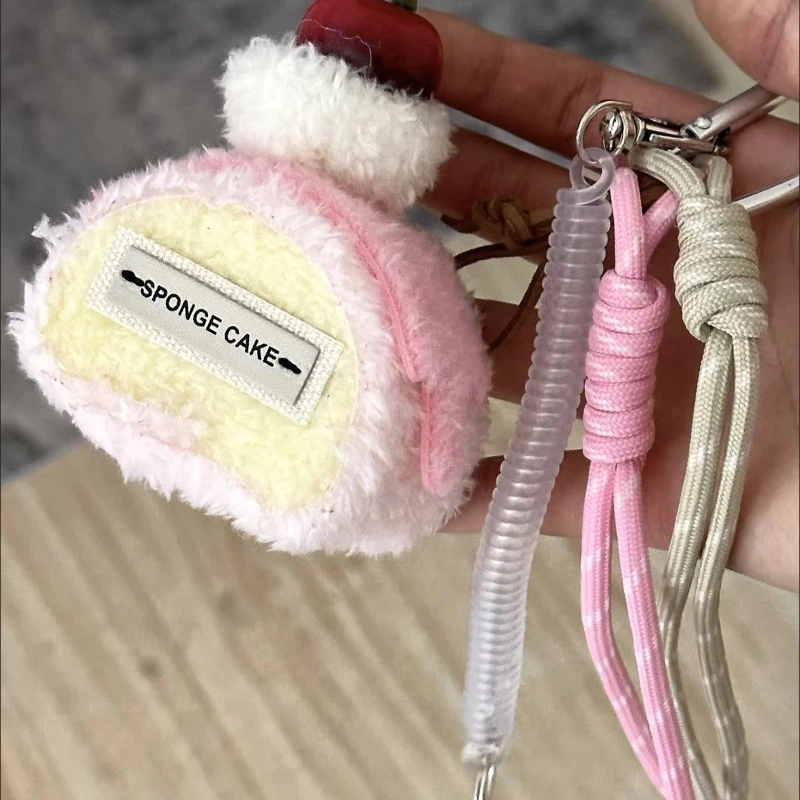 ตุ๊กตาขนนุ่ม 3 มิติ รูปเค้ก กระเป๋าพวงกุญแจ ของตกแต่งน่ารัก รูปขนมหวาน สำหรับห้อยกระเป๋าเป้สะพายหลัง สไตล์สาวเกาหลี พร้อมสายคล้องและอุปกรณ์เสริม ของขวัญ