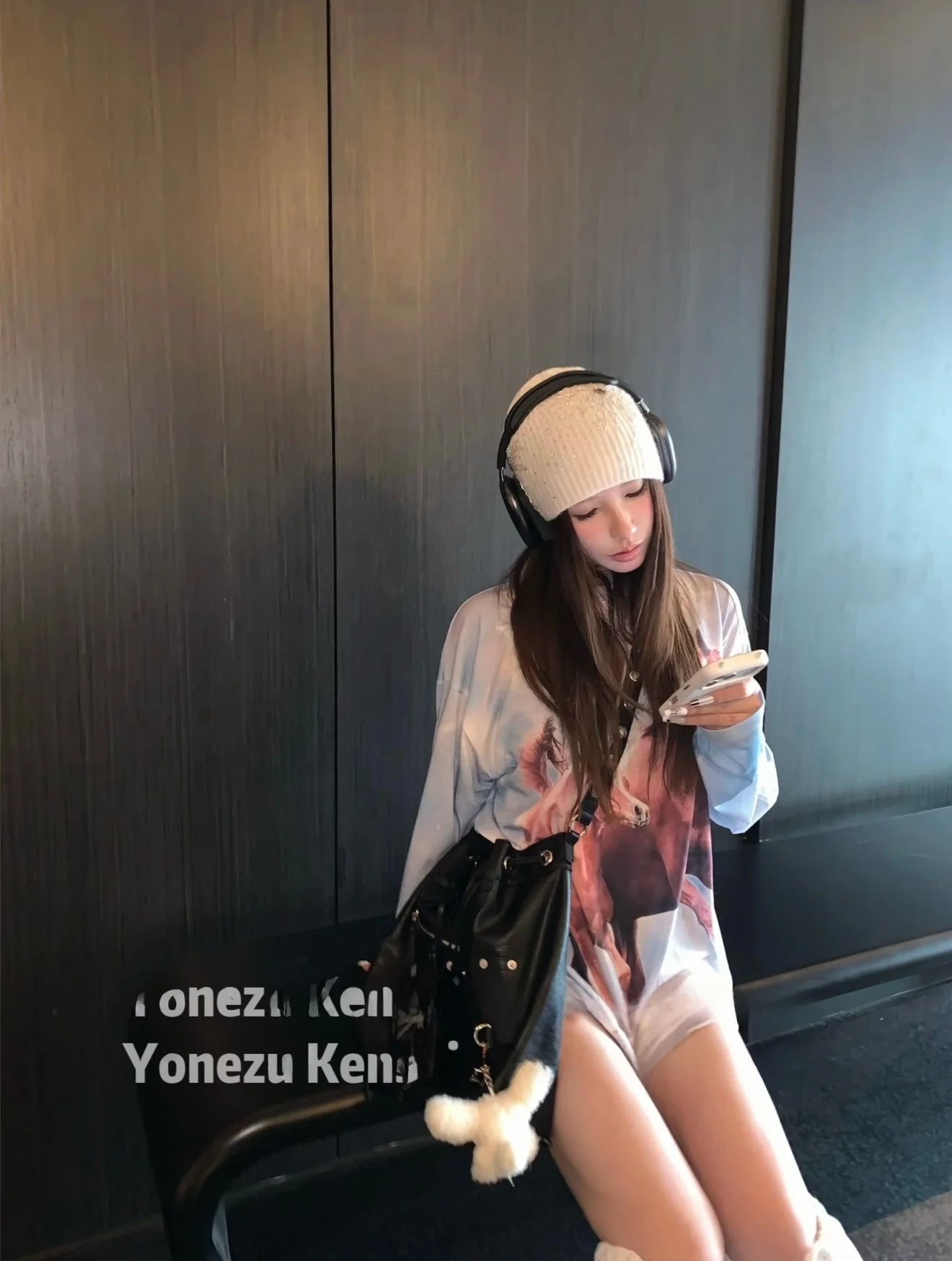 

Футболка Yonezu 26ss Opyy Year Limited Fiti Adient с принтом, свободного кроя, с длинным рукавом, из чистого хлопка.