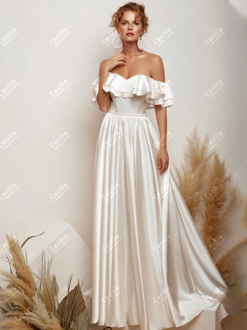 Graceful Wedding Dresses Satin Pleat Bridal Gowns Boat Neck Off The Shoulder Robes For Formal Party Lace Up Vestidos De Novia