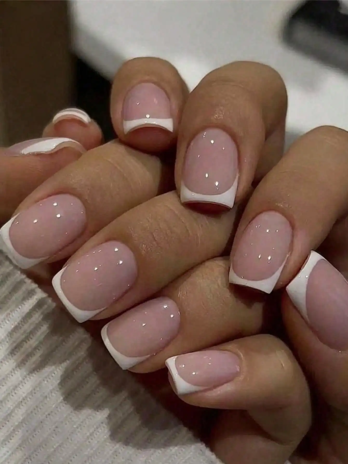 

24pcs Short Square French Full Coverage False Nails Set! French Fake Nails, Full Coverage, Suitable For Women And Girls, One-Time Adhesive Nail Products.
