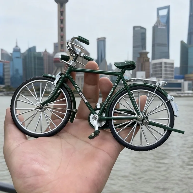 Classic Vintage Bike Bicycle Model Alloy Mini Vehicles Retro Pileup Enduro Simulation Old-fashioned Bicycle Collection Toy Decor