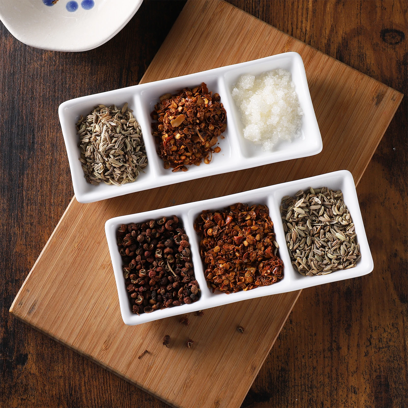 

Rectangular Three-grid Disc Divided Sauce Dishes Serving Tray Ceramic Dipping Trays Fruit Appetizer White Compartment Plates