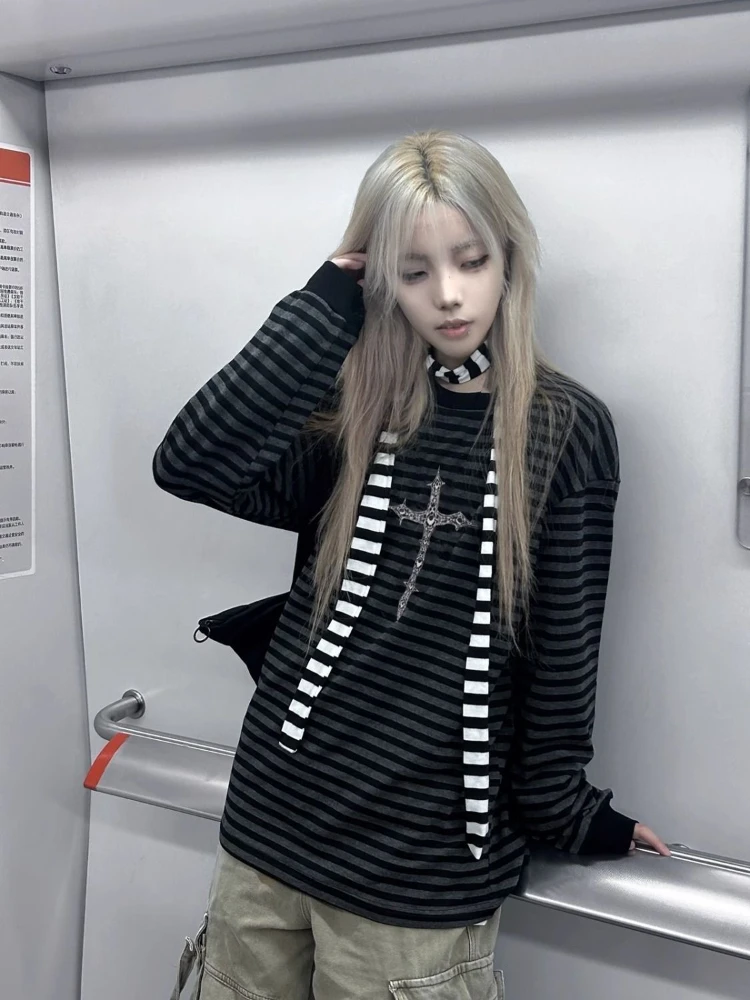HOUZHOU 빈티지 고스 크로스 그래픽 프린트 스트라이프 여성 티셔츠 Y2k 펑크 긴 소매 루즈 티셔츠 하라주쿠 그런지 스트리트 가을