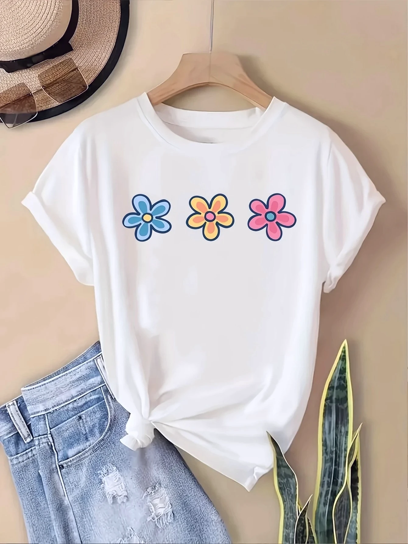 

Cartoon Floral Printed T-shirt Casual Short Sleeved Round Neck Top Comfortable Daily Fashion Women's Summer ClothingRegularstyle