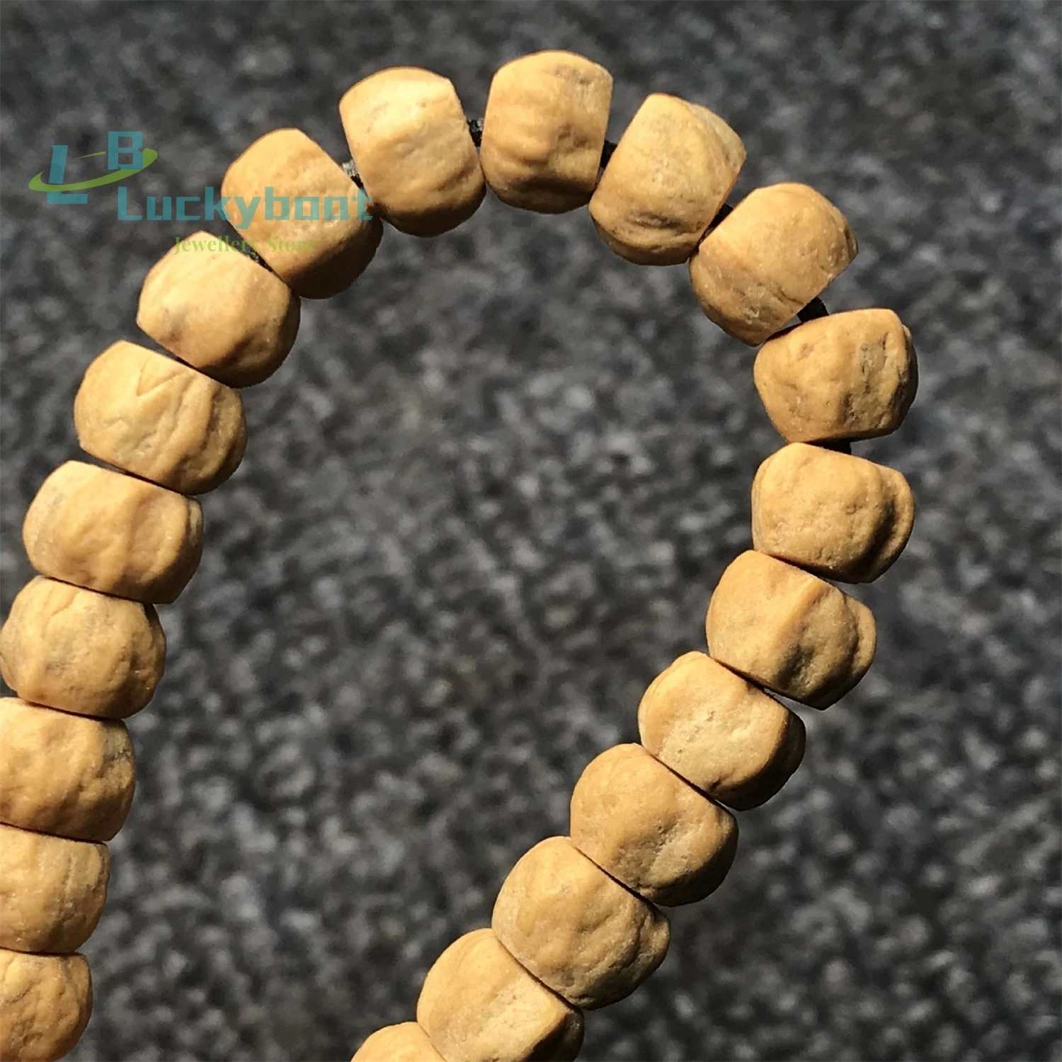 Natural Butter Skin Smooth Pattern Hand Bracelet with 108 Fragrant Seeds Buddha Beads for Men and Women\'s Multi Loop Bracelet