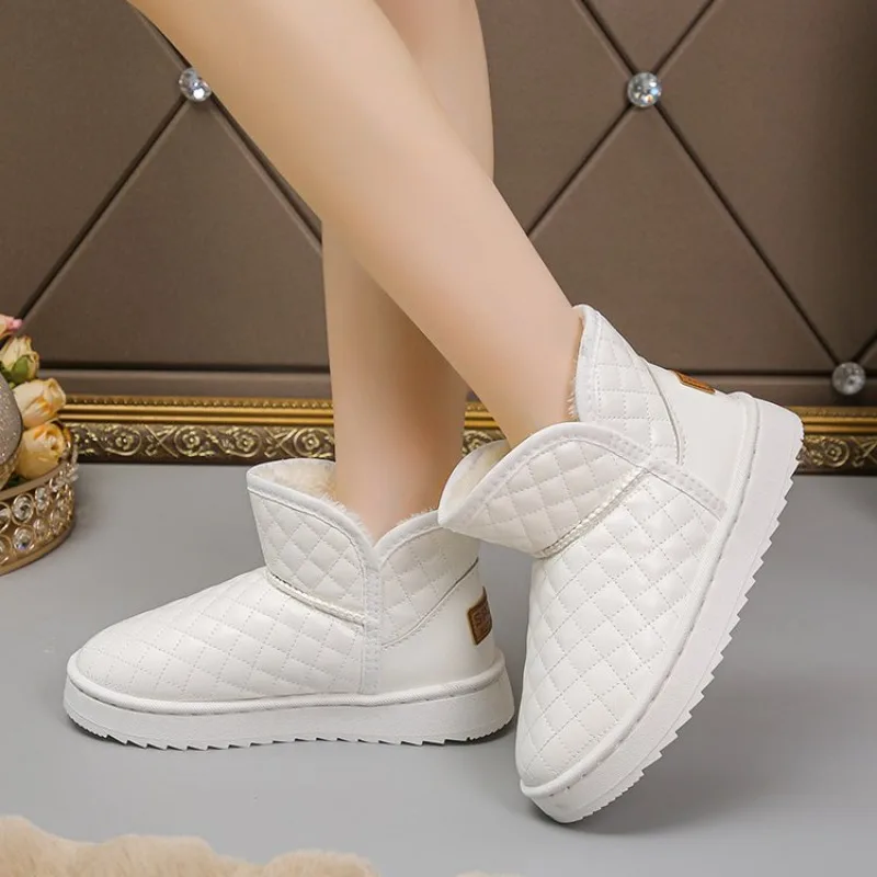 Retro Thick Bottom Snow Boots Women's Pure Color Fashion Short Boots Trendy Autumn Winter Popular Sensation