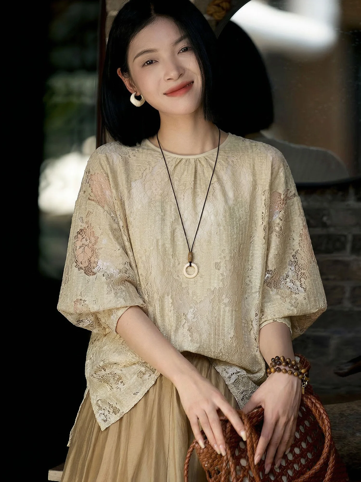 

Chivirin Chinese Style Lace Shirt Loose Long Sleeve round Neck Overhead Women's Casual Top Spring 2026 Comfortable Fit Blouse