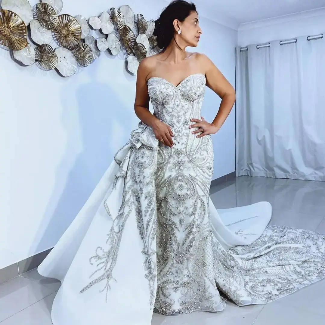 

Индивидуальные свадебные платья с вырезом «сердечко», блестящие, с тяжелыми бусинами и кристаллами, со съемным шлейфом, роскошное свадебное платье