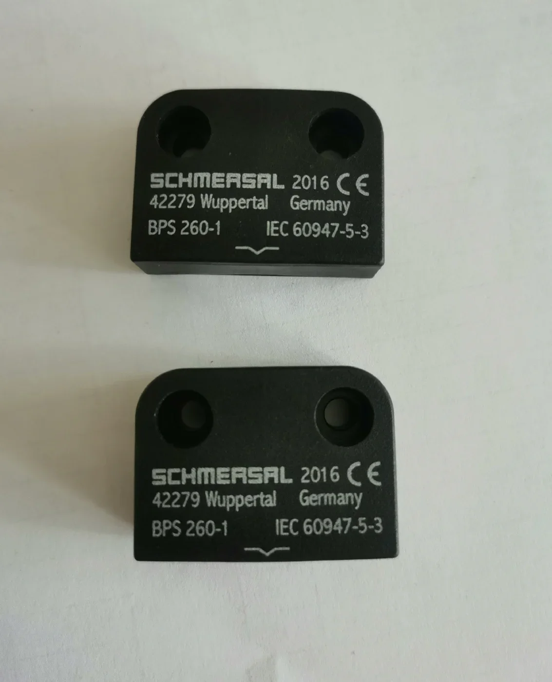 

Brand new original genuine Schmersal proximity switch BPS260-1 BPS260-2