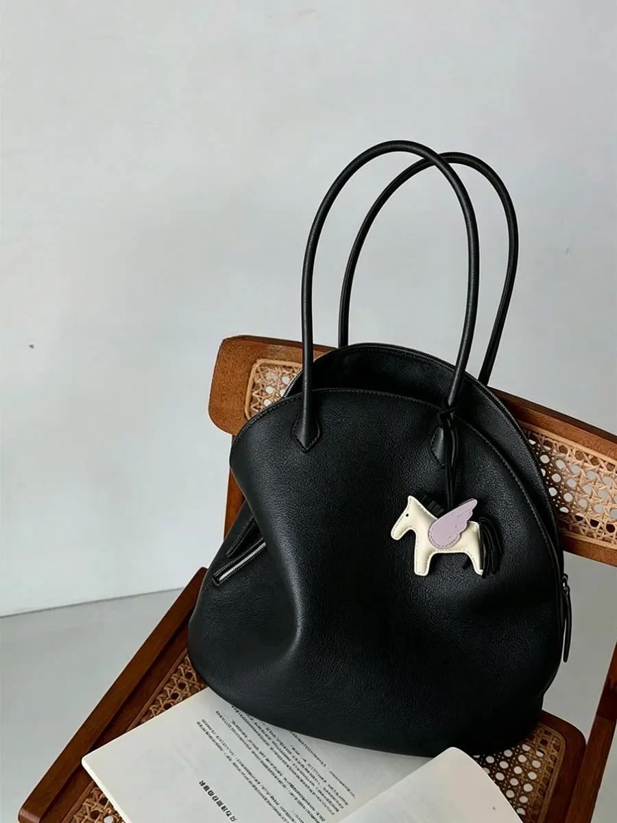 

Black Korean Style Large Capacity Shaped Tote Bag Women's Commuter Single Shoulder Bag Underarm Summer 2026 New Model