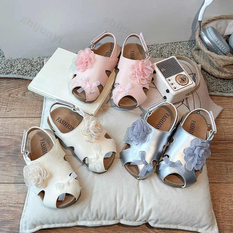 

2025 Summer New Girl's Fashion Flower Design Sandals Korean Princess Soft Soled Fashion Outdoor Beach Casual Shoes for Children