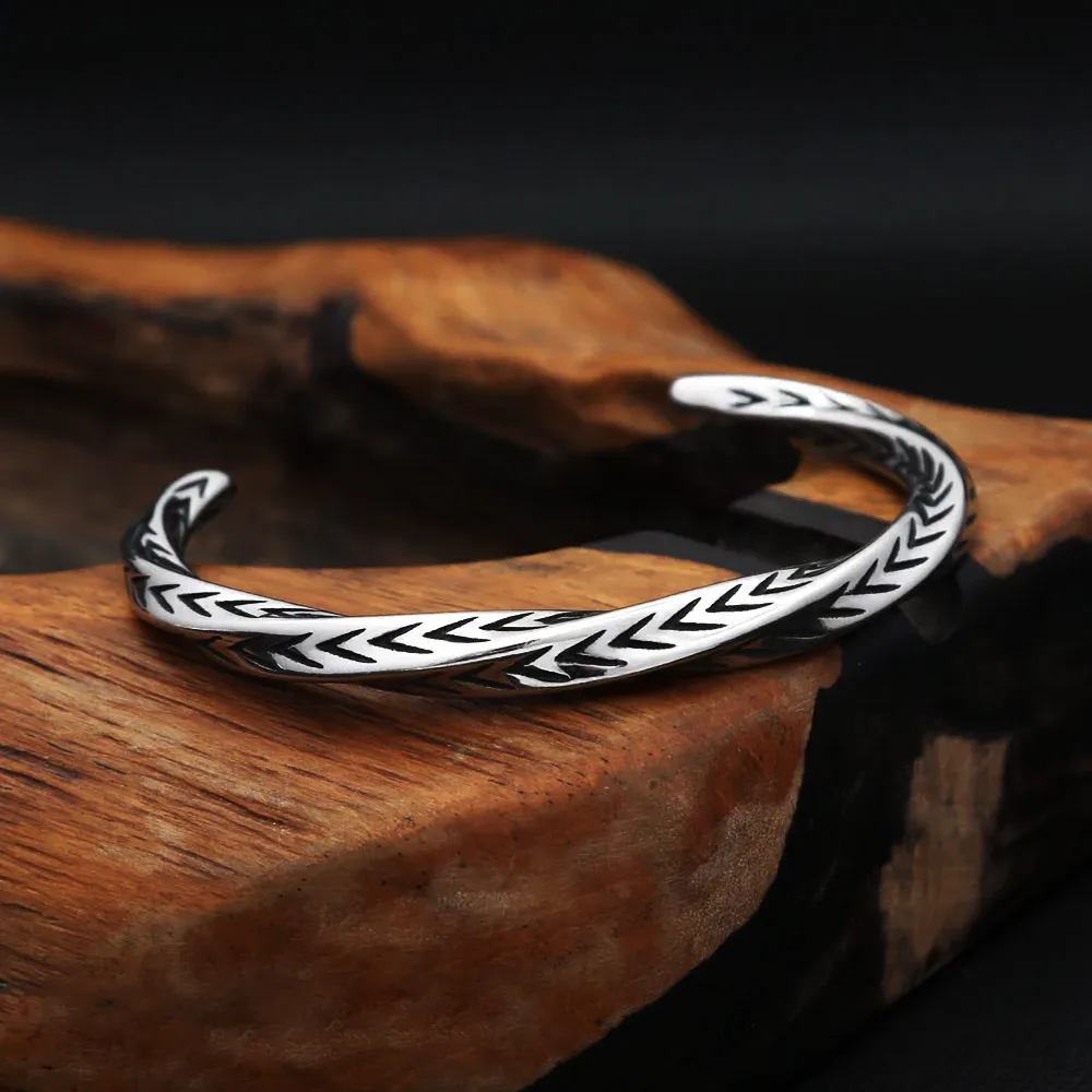 Vintage Twisted Feather Prickly Open Bracelet Stainless Steel Silver Adjustable Men And Women Sports Fashion Jewelry Gifts