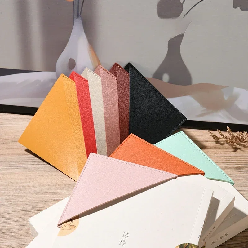 1Pcs Leather Triangle Heart Bookmark Corner Bookmarks Book Marks Page Markers Cute Page Clip Page Folder Corner Protective Cover