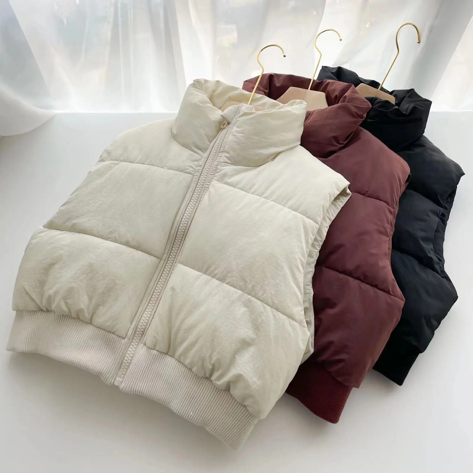 

Осень 2023, новинка, женская одежда, однотонный универсальный короткий хлопковый жилет без рукавов с воротником-стойкой для пригородных поездок