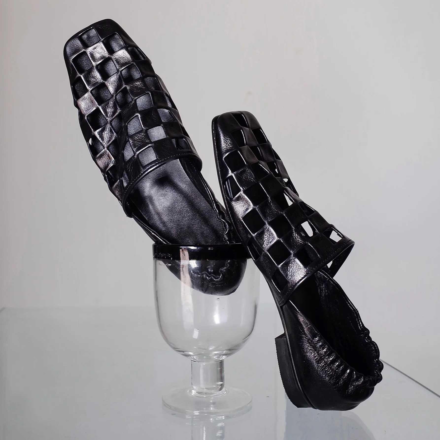 

2025 Summer New Women's Mules Shoes Square Toe Flat Leather Grid Hollow Retro Simple Slip-On Daily Office Ladies Single Shoes