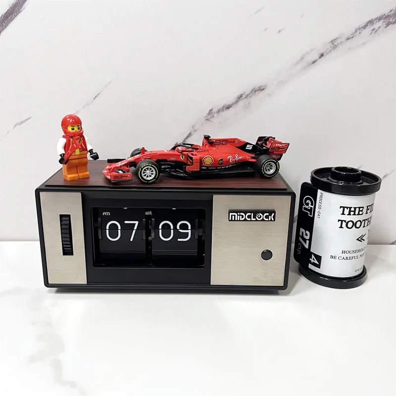 

Flip clock desktop LED flip clock wooden creative small box shaped clock