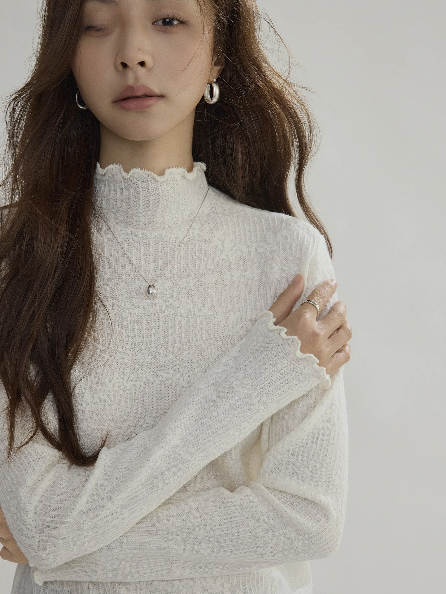 

Женский повседневный вязаный топ Joli Choose с высоким воротником, деревянными элементами и модной нейлоновой тканью