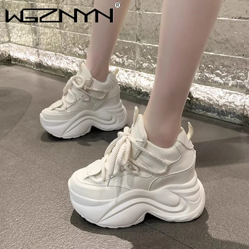 Kobiety Jesień Skórzane Chunky Sneakers Winter High Platform Warm Fur Casual Shoes 10CM Wedge Heels Sports Plush Snow Shoes Woman