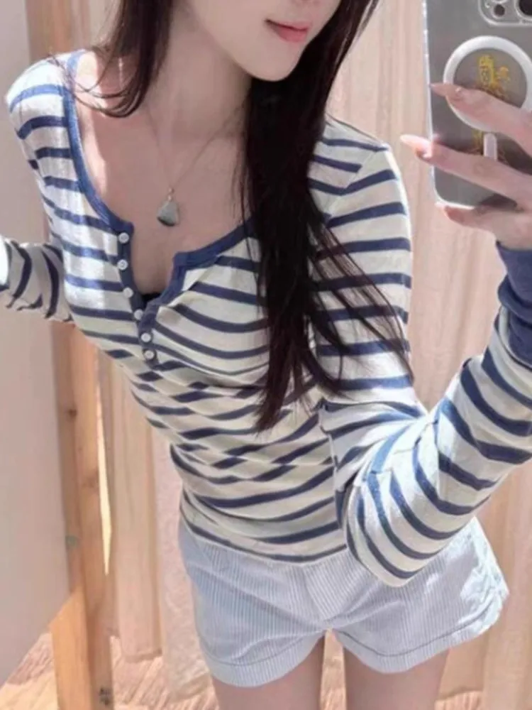 青白ストライプTシャツ レディース ボタン付き Oネック コットン スリム パッチワーク 長袖Tシャツ 可愛い キュート プレッピースタイル Tシャツ Y2Kトップス 新作