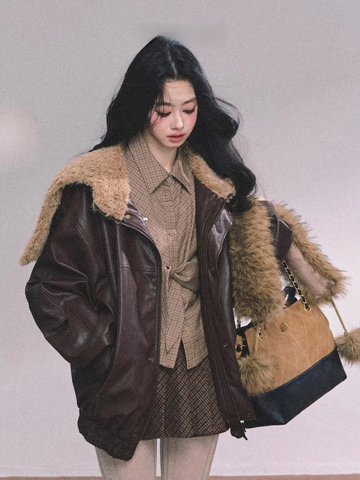 

Autumnal tle American Naval Collar Lamb Fur PU Leather Jaet Women Winter Long Sve Zipper Closure Regular Length Coat