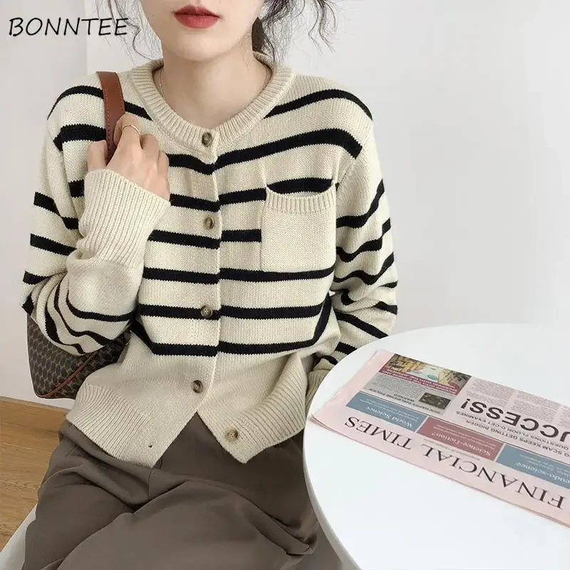 

Sweater Cardigan Women Spring Vintage Pocket Simple Fashion Chic Lady Soft Striped All-match Tender Fit Korean Style Leisure New