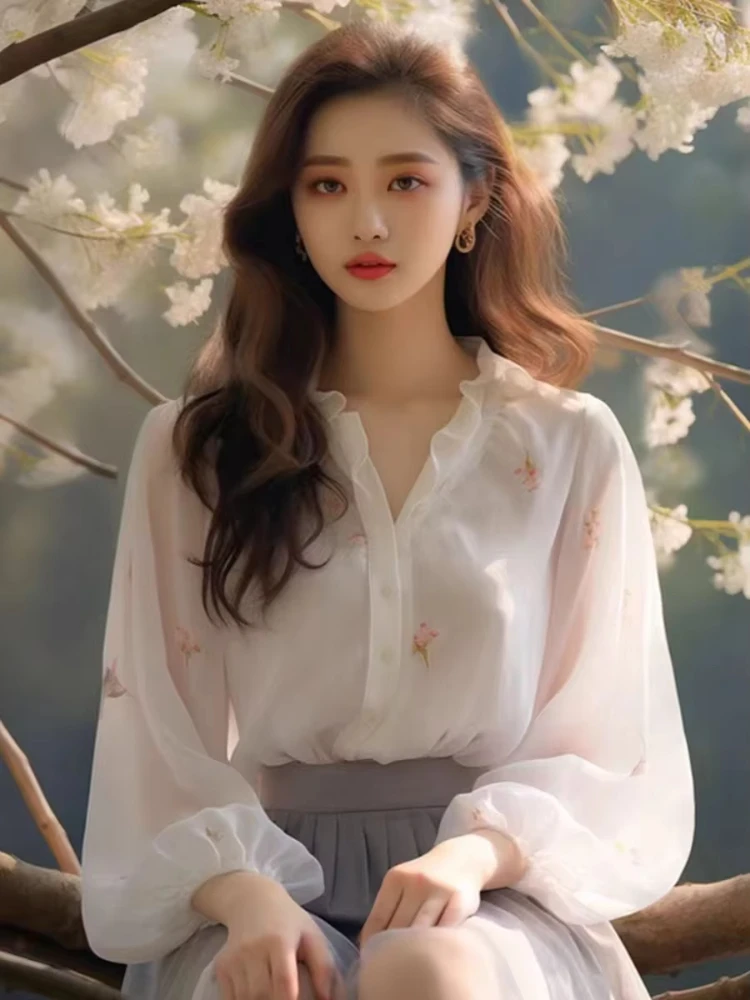 

Французская белая шифоновая рубашка, кружевная рубашка для женщин, новинка 2025 года, тонкий топ с длинными рукавами на лето