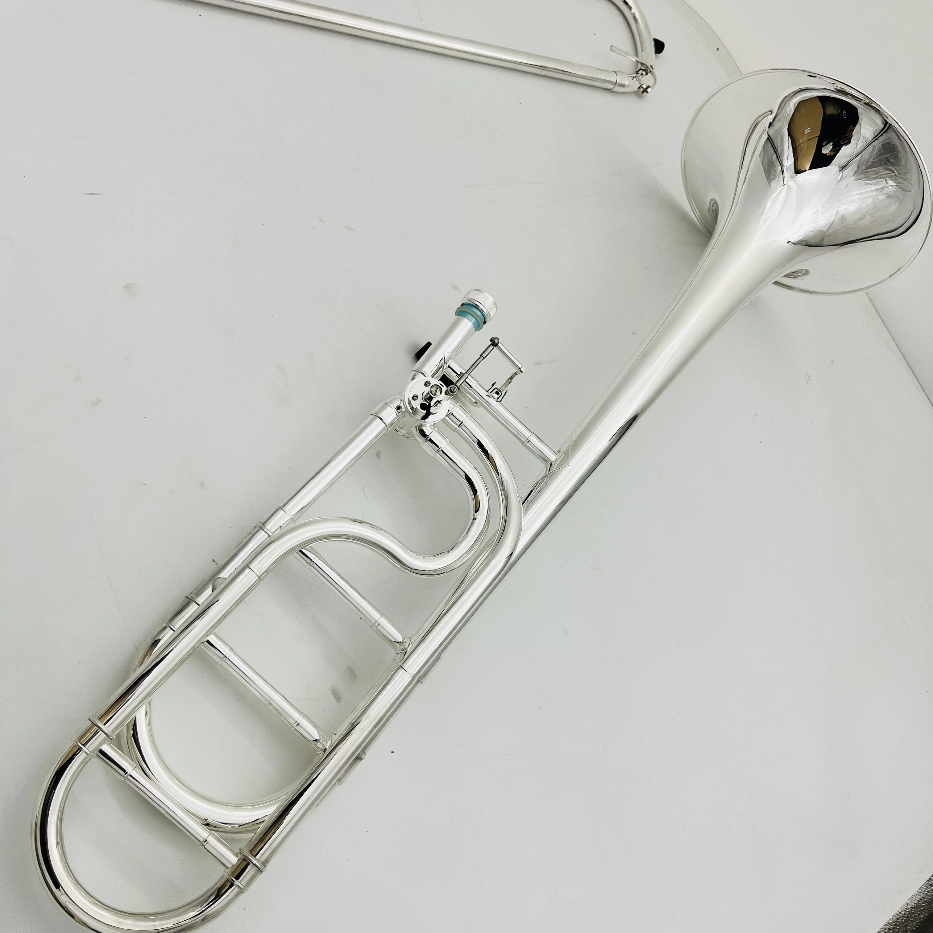 High Quality Bach 42GO Tenor Bb/F Trombone Sliver Plated Professional playing musical instruments with shell and mouthpiece