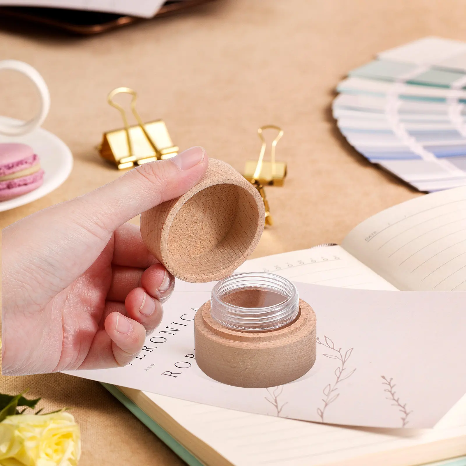 1Set Beech Wood Jewelry Storage Box Small Round Compact Wooden Ring Holder Mini Clear Lid Wedding Engagement Ring Case