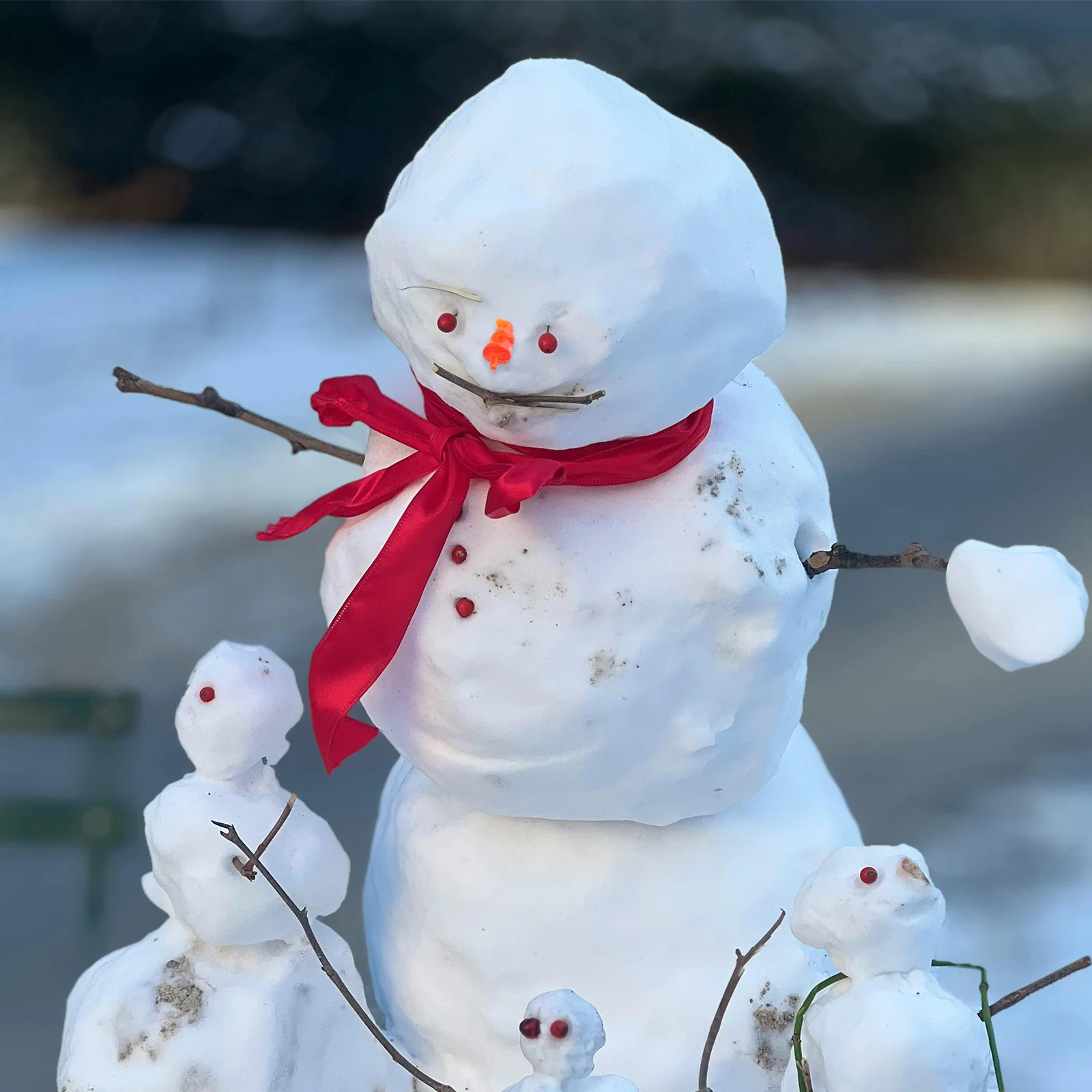 

100Pcs Plastic Snowman Nose Decor Bright Orange Carrot Nose Replacement for Christmas Snowman Building Accessories Craft Kits