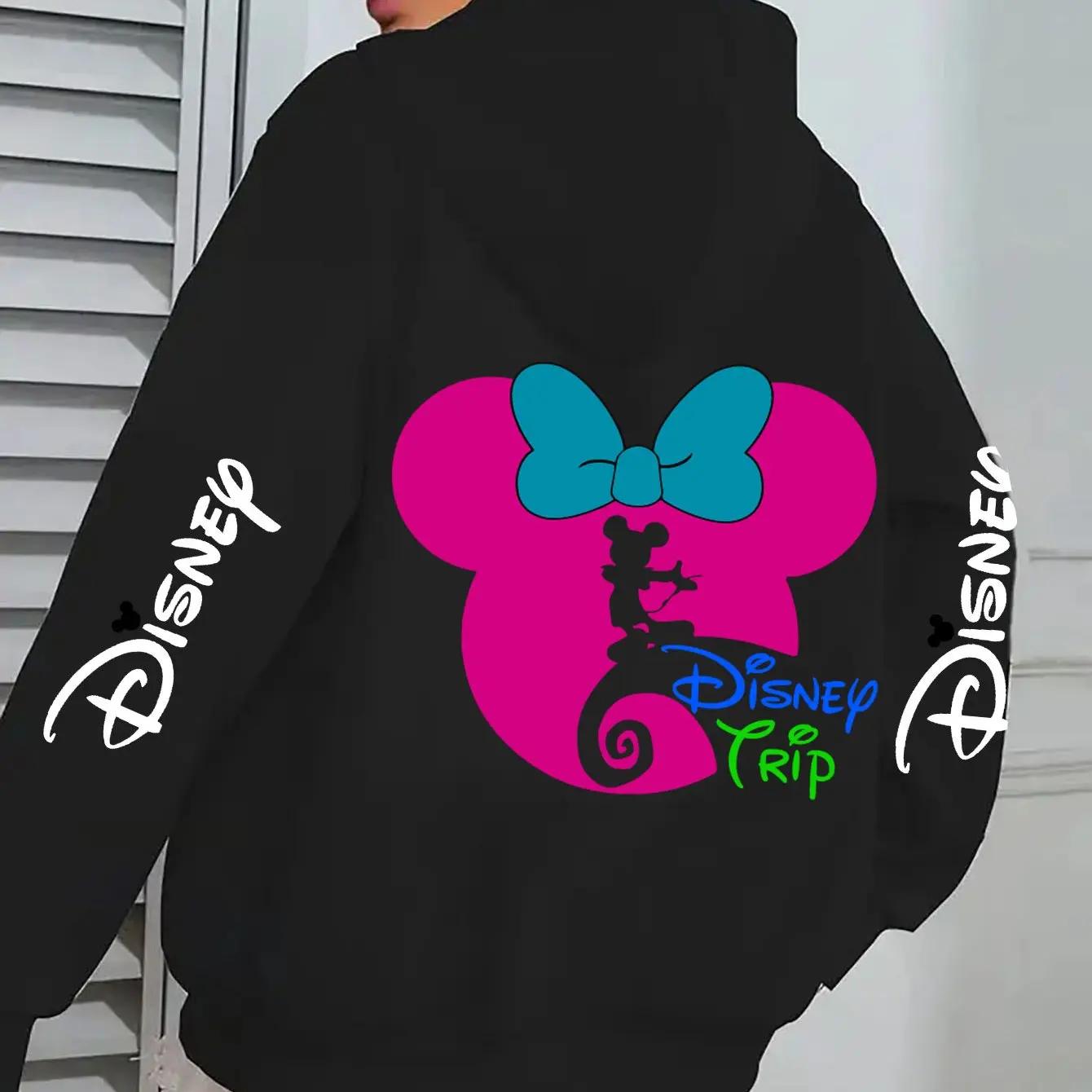 Ropa de mujer con capucha y estampado de silueta de Minnie Mouse bailando autorizado de Disney, abrigo de otoño e invierno con gráfico de dibujos animados vibrantes