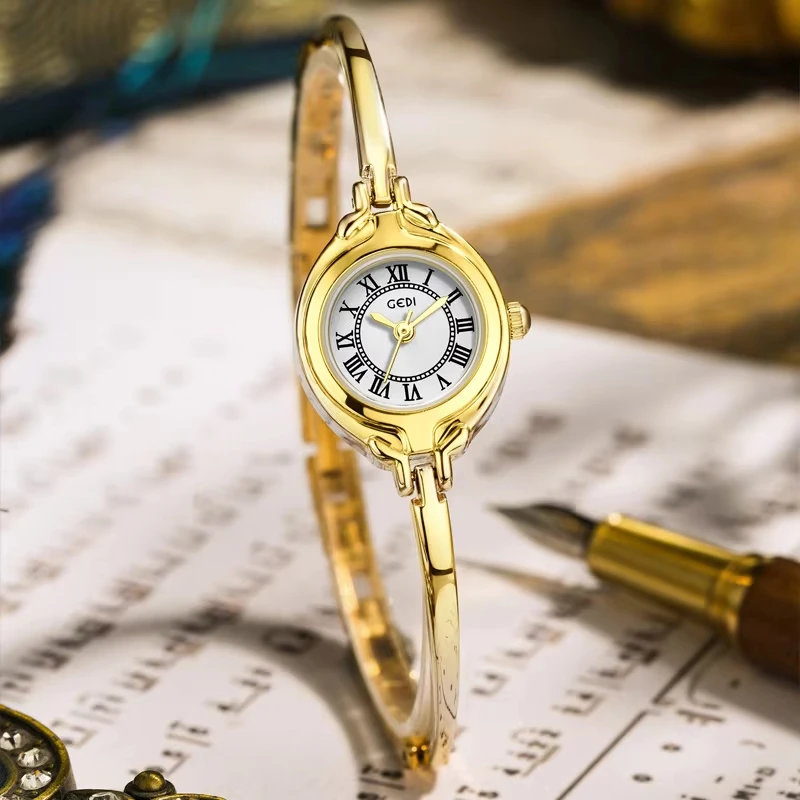 Goldie's niche high-end hand linked watch, compact retro bracelet style women's watch, gold high beauty slim strap quartz watch