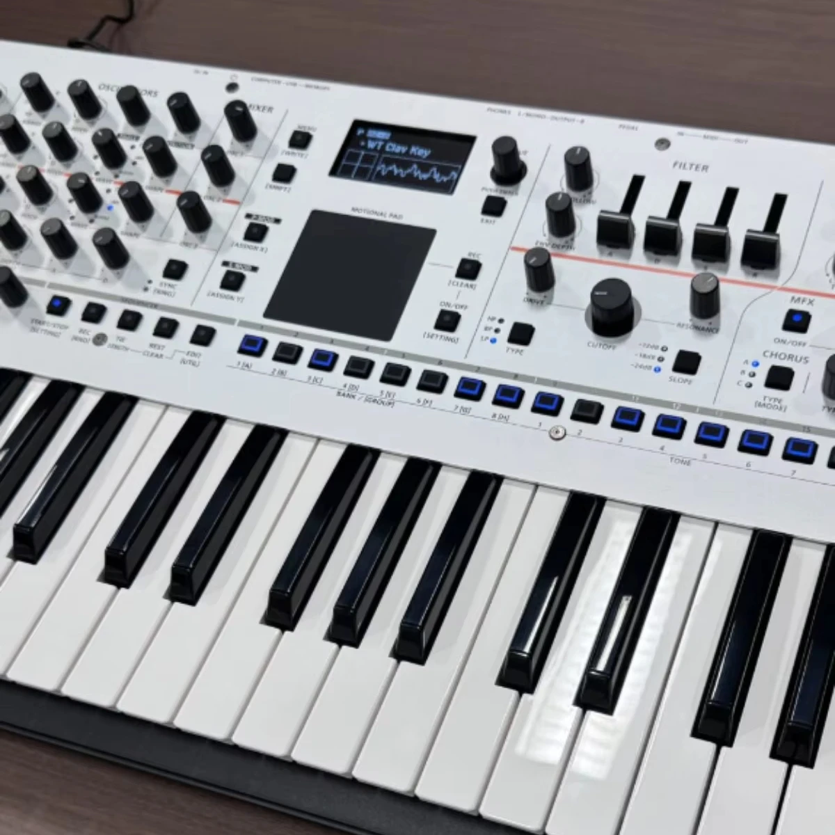 

Roland Synthesizer Gaia 2 Professional Arrangement Keyboard