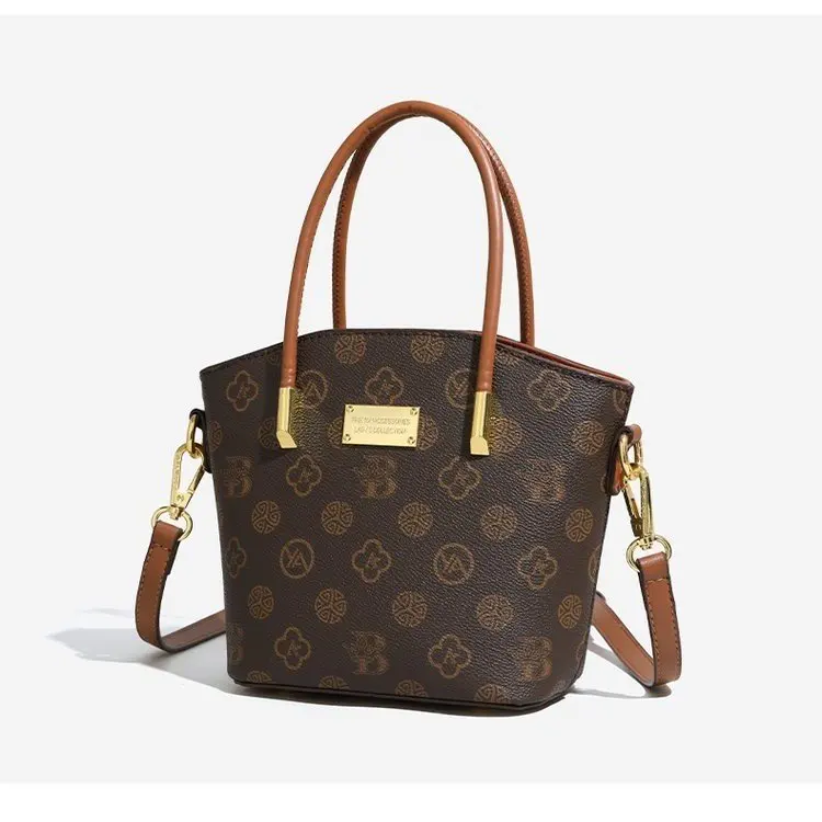 

Organized Diaper Bag with Label Friendly Pockets Helps Users Locate Items Without Any Hesitation