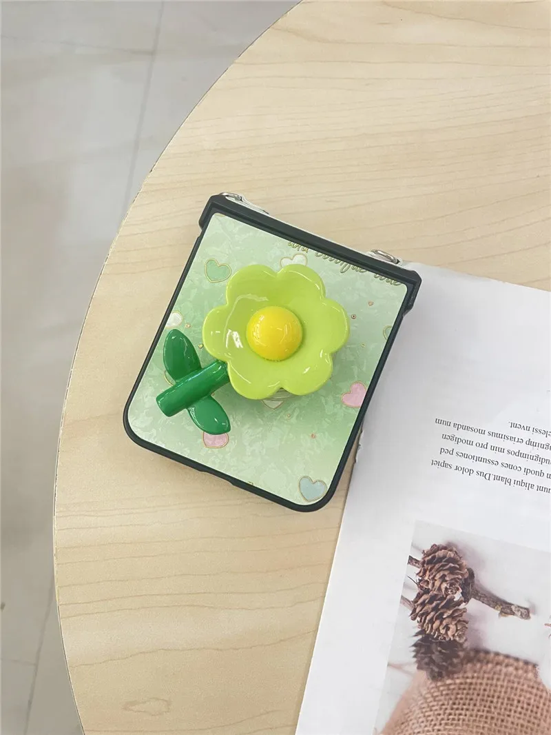 Cute Cartoon Heart Bracke Case For Samsung Galaxy Z Flip6 Case Z Flip5 Z Flip4 Flip7 Moto Razr50 ultra OPPO Find N3Flip Mix Flip