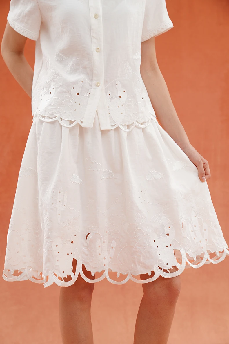

Spring Autumn Original French Moonlight White Embroidery Texture Lace-up Skirt, Light Retro Romantic Vacation A-line Skirt