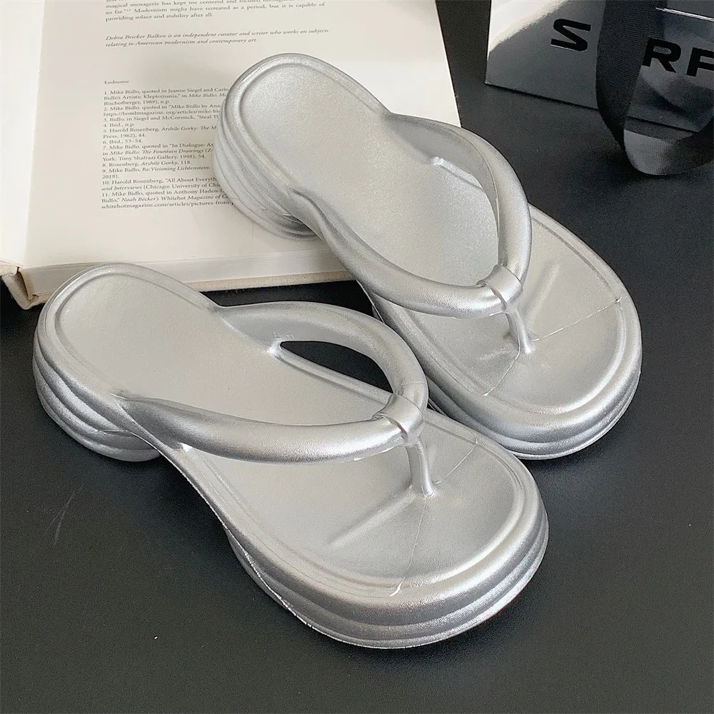 Women Flip Flop Platform Outdoor Beach Sand Girl Slippers Silvery Anti Slip Comfortable Summer Ladies Shoes Home Women Slippers