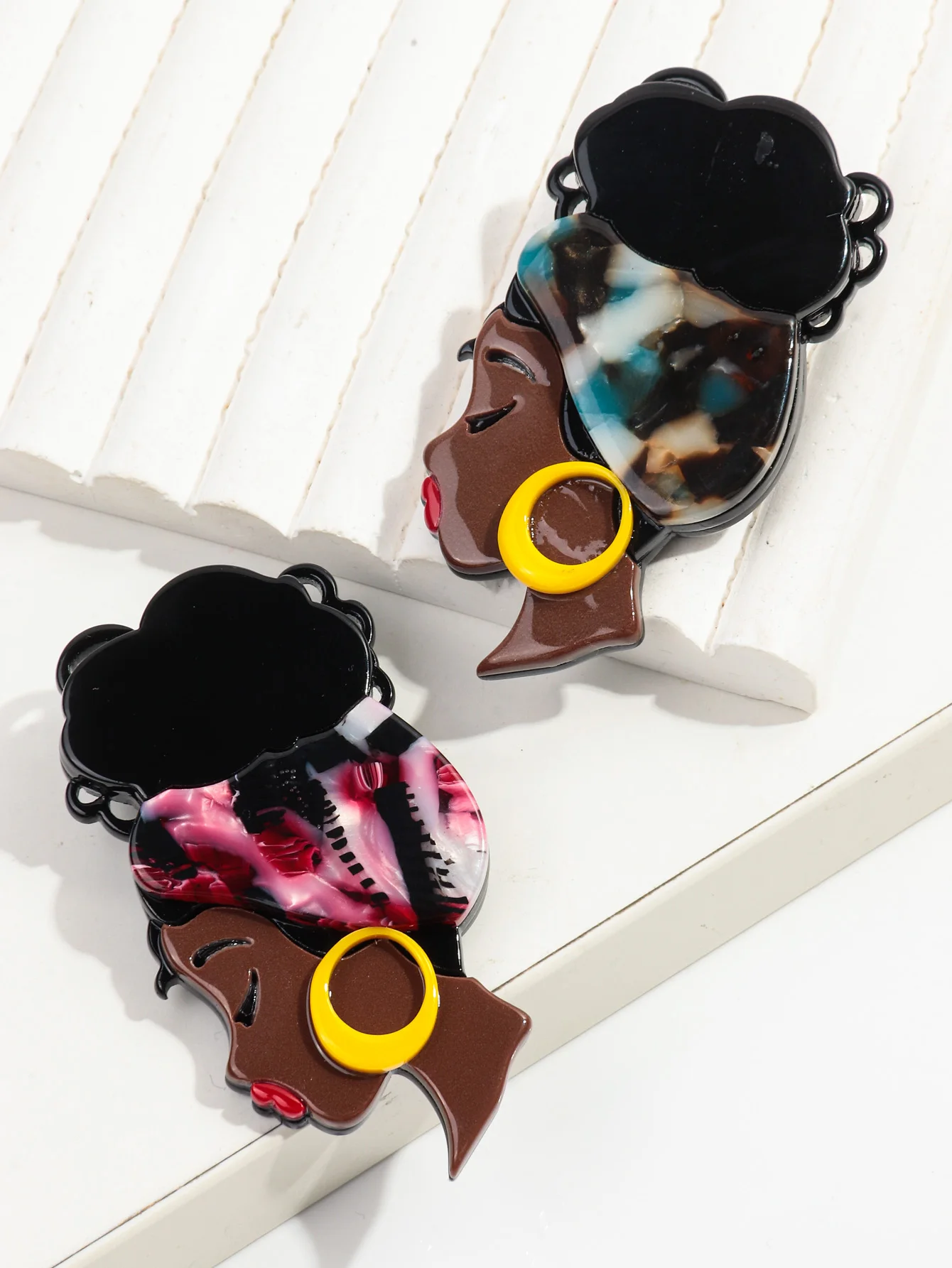 Cute Acrylic Africa Lady Brooches Pins for Women Unisex Black Hair Girl Wear Big Earrings Figure Brooch Badges Clothing Jewelry