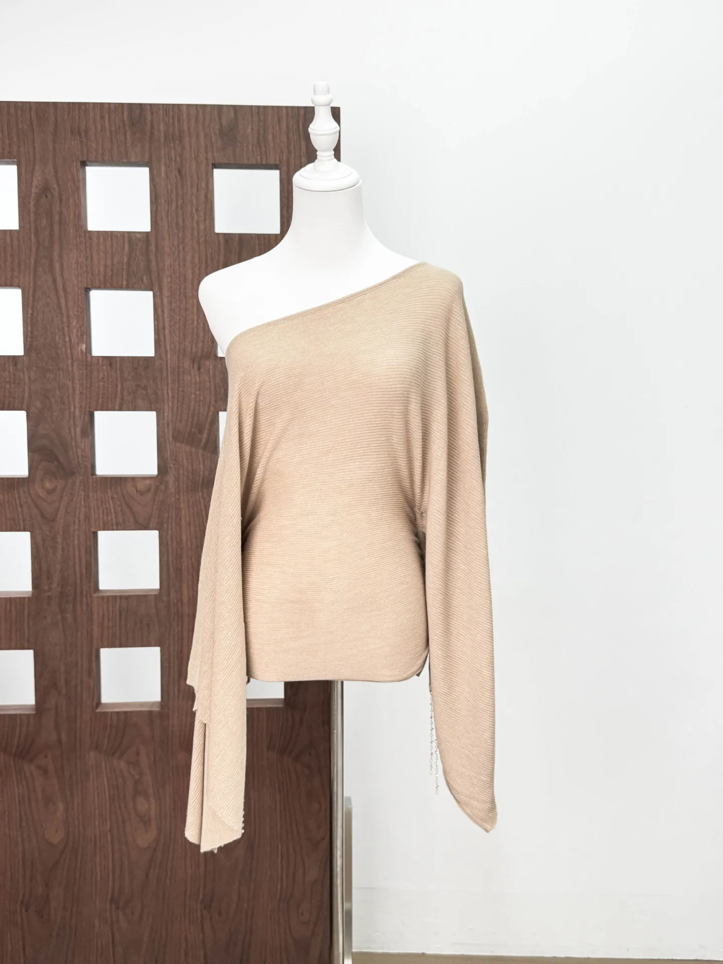 

Sexy Solid Design Slimming T Shirt For Women Sloping Shoulders Long Sleeve Minimalist Tops Female Fashion New Clothing Vestido