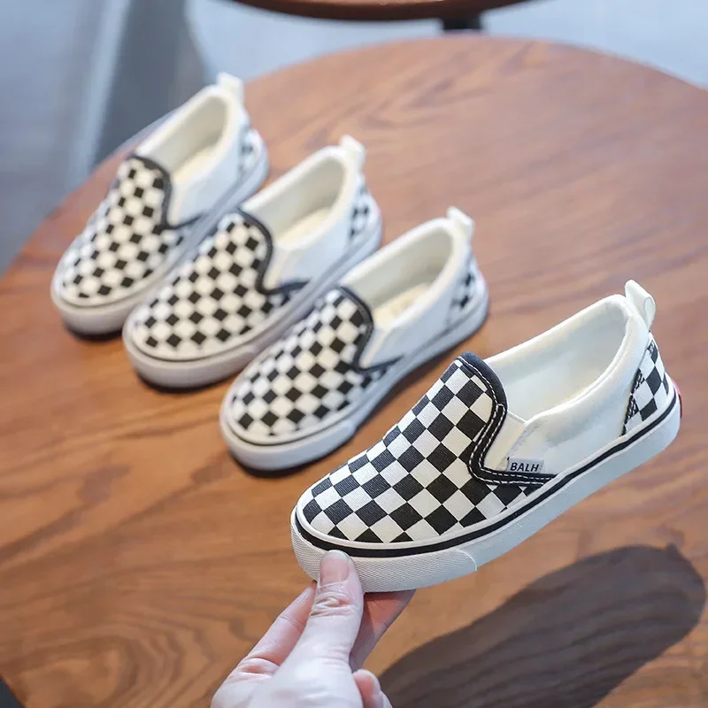 Checkerboard Pattern Children\'s Casual Slip-on Shoes Fashion Unique Kids Round Toe Breathable Comfortable Soft Thick Sole Shoes