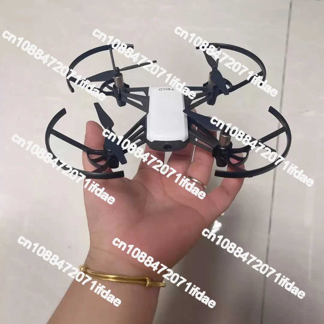 The second-hand Tello puzzle programming drone with one machine and one power, can be controlled with a mobile phone