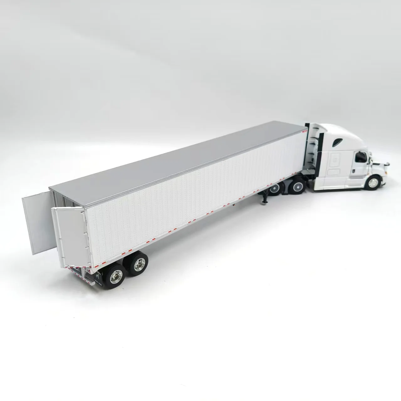 Modelo Coche Diecast DM Great Dane 1:50 - close-up view