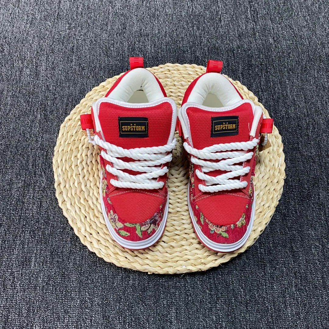 Winter New Chinese-Style Red Embroidered Loafers, Large Size Sneakers, High-Value Shoes, Men's Fashion Casual Shoes, Unisex Style