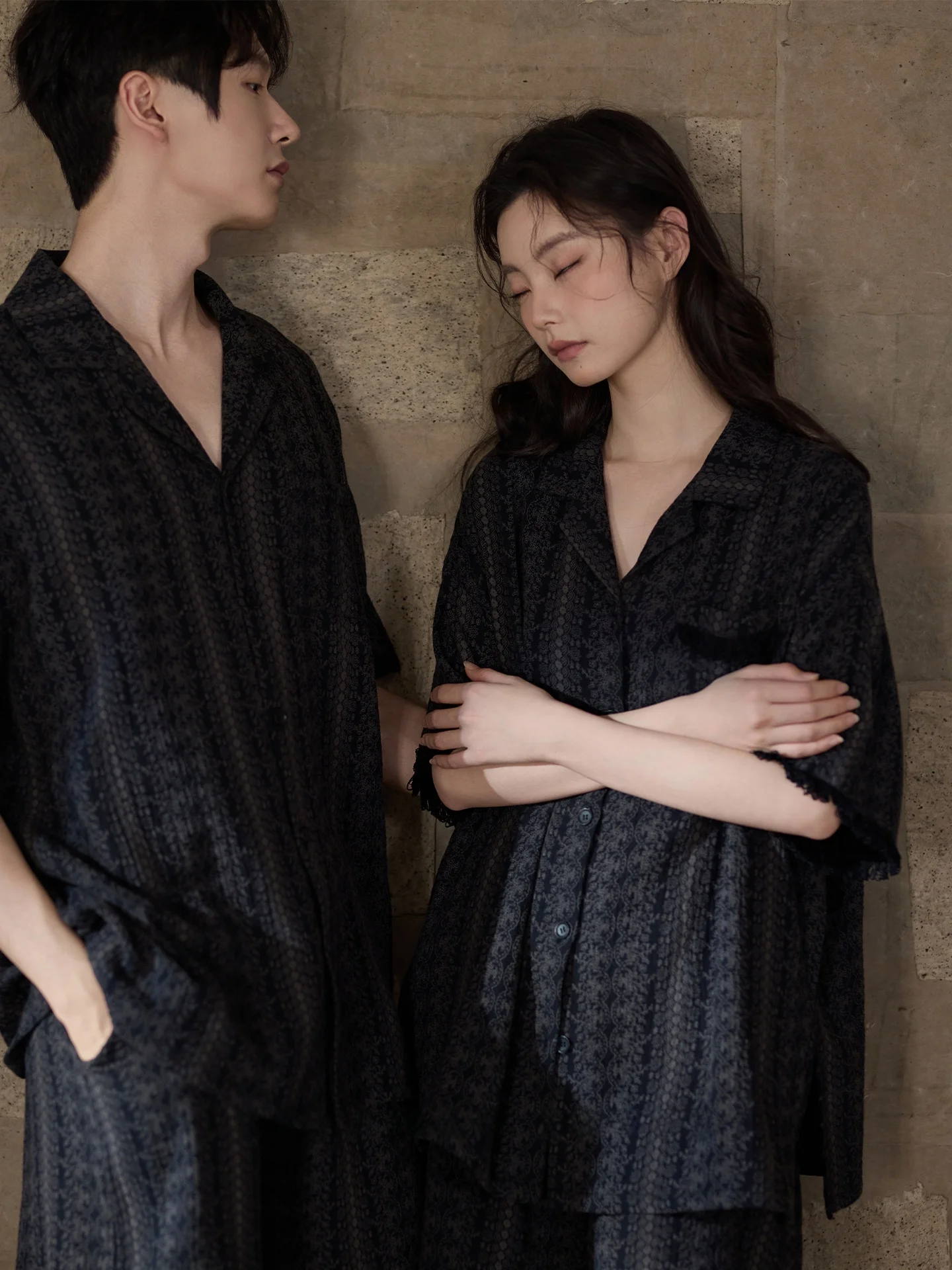 ropa-de-dormir-de-verano-para-parejas-manga-corta-tela-suave-de-gasa-de-algodon-con-almohadilla-para-el-pecho-diseno-integrado-comoda-transpirable-informal