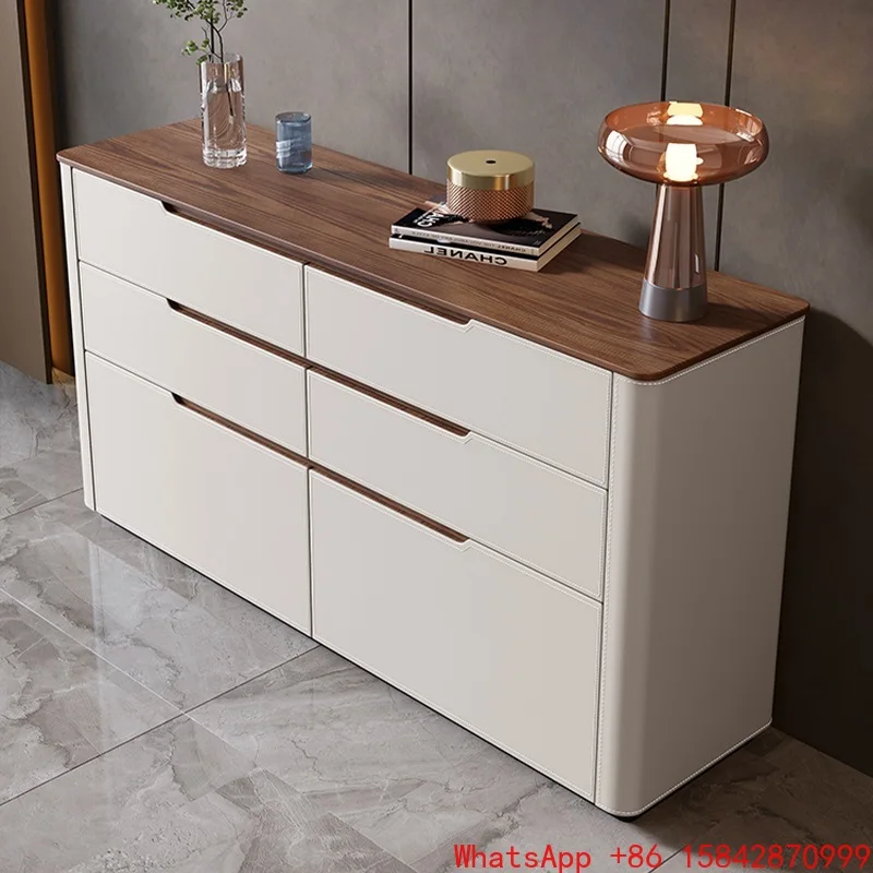 Cremefarbene Truhe aus Windsattelleder