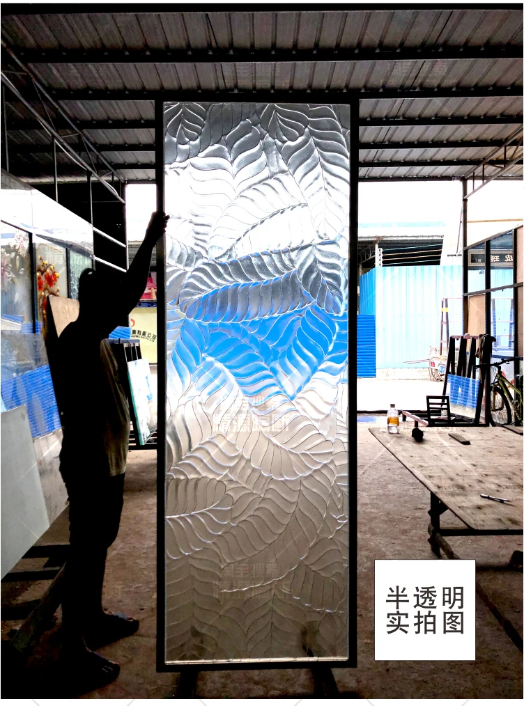 Custom European transparent and toughened carved art glass screen to cut off household porch partition wall