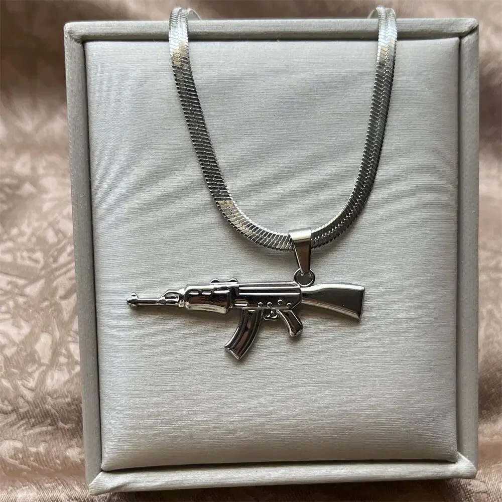 Stainless Steel Fashion Creative Hip Hop Submachine Gun Pendant Necklace Flat Blade Chain Necklace Women Men Rapper Jewelry