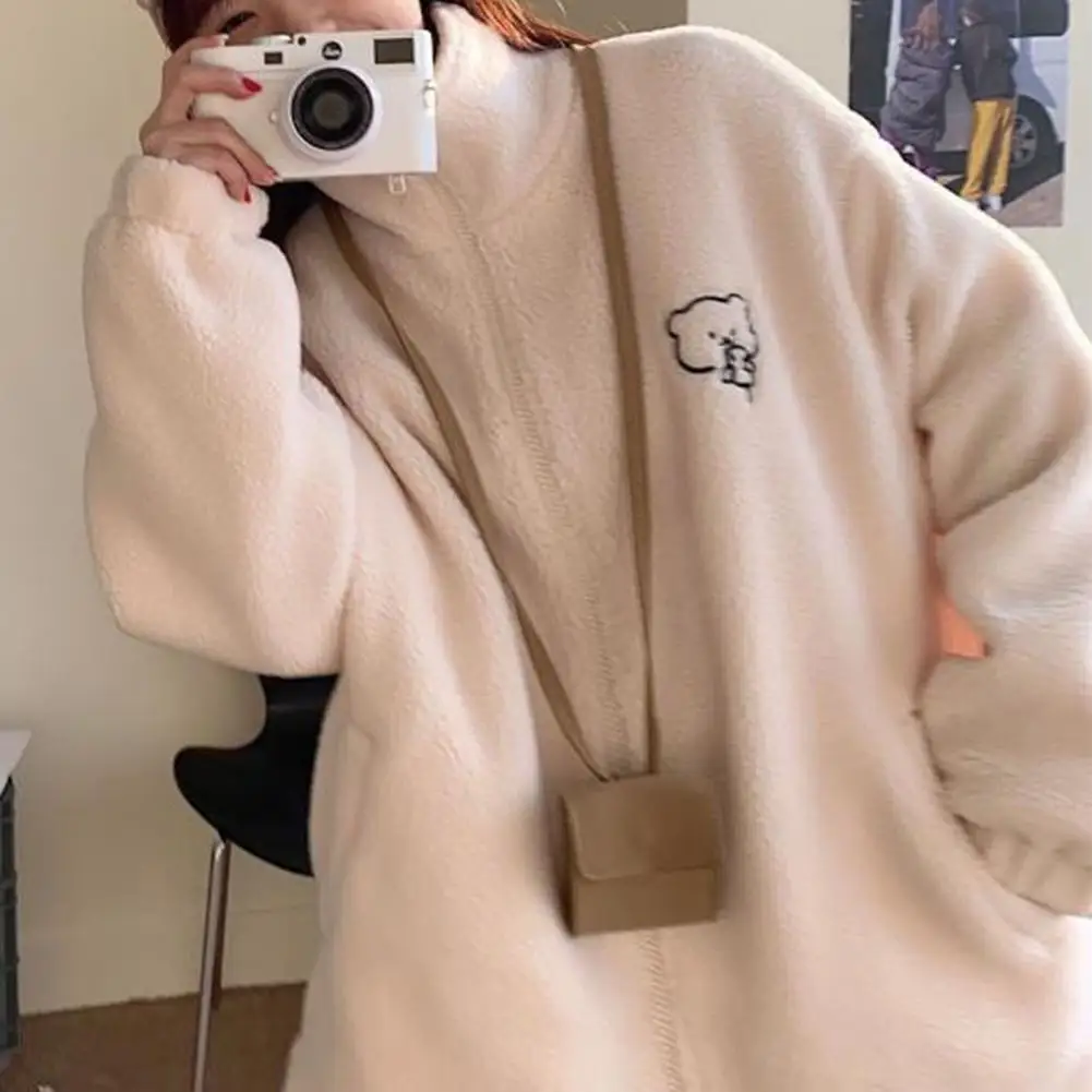 

Stylish Plush Coat Zipper Closure Thickened Winter Coat Women Winter Embroidery Bear Print Fluffy Jacket Streetwear