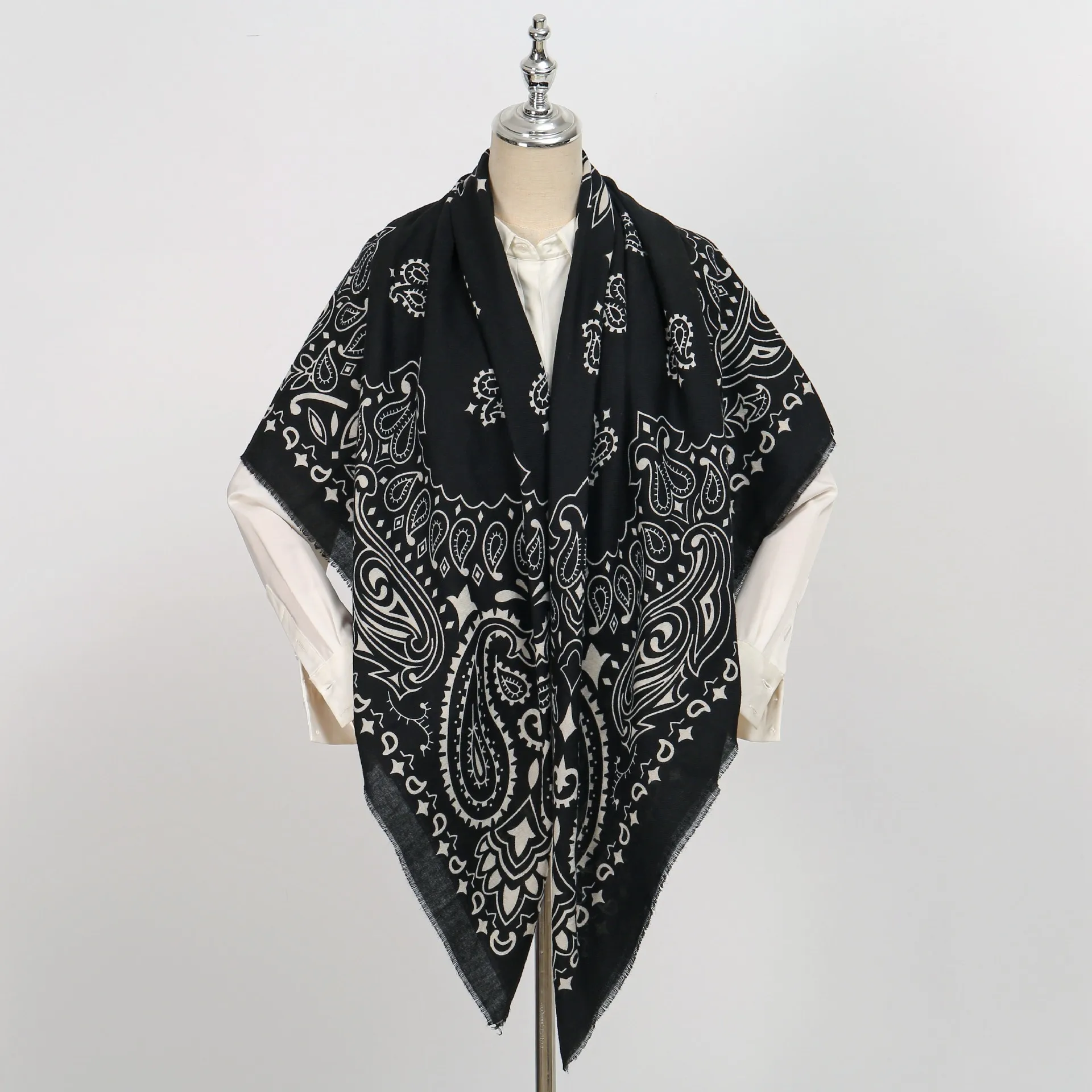 Retro Walnut Large Scarf Autumn Winter Skin-friendly Warmth Woolen Print Versatile Shawl Original Design Polyester Fiber